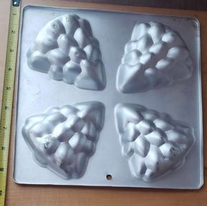 Wilton Evergreen Tree Cake Pan